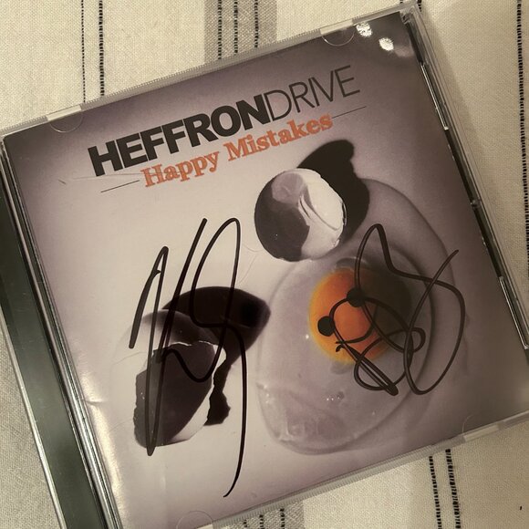 Signed Heffron Drive Merch: Kendall Schmidt and Dustin Belt - Picture 4 of 8